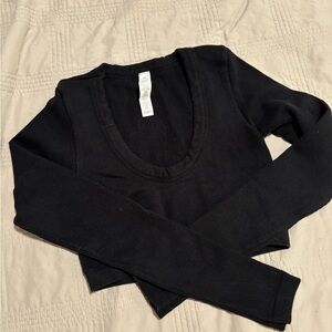 ALO Yoga Black Long Sleeve Top